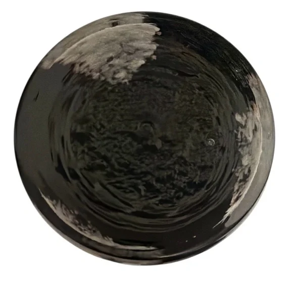 Elegant Black Vase - Picture 5 of 5